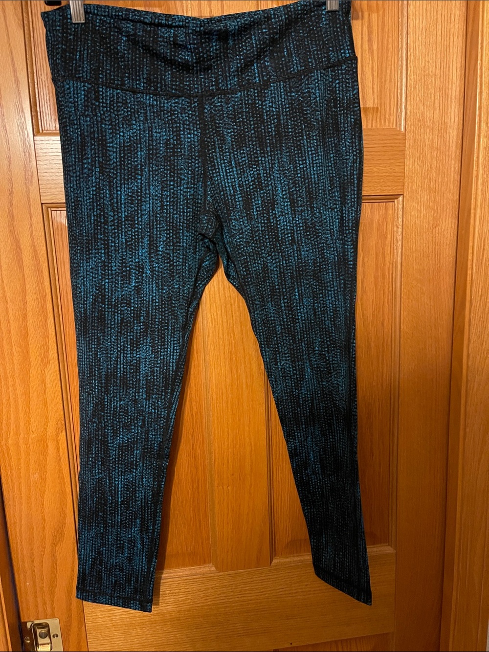 Kirkland Signature Teal & Black Textured High-Rise Leggings